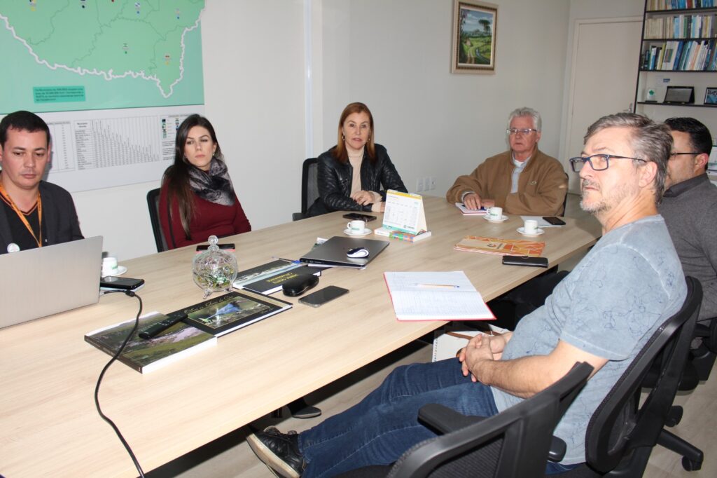 Banco da Família discute parceria com Amures