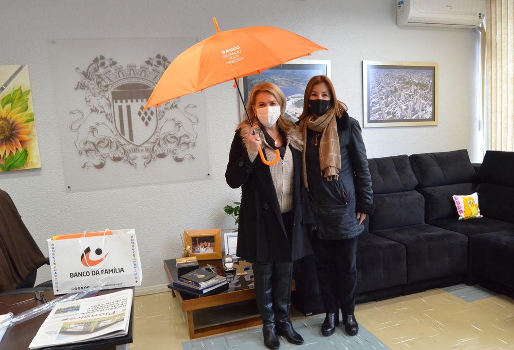Vice-prefeita recebe a presidente do Banco da Família, sediado em Lages (SC)